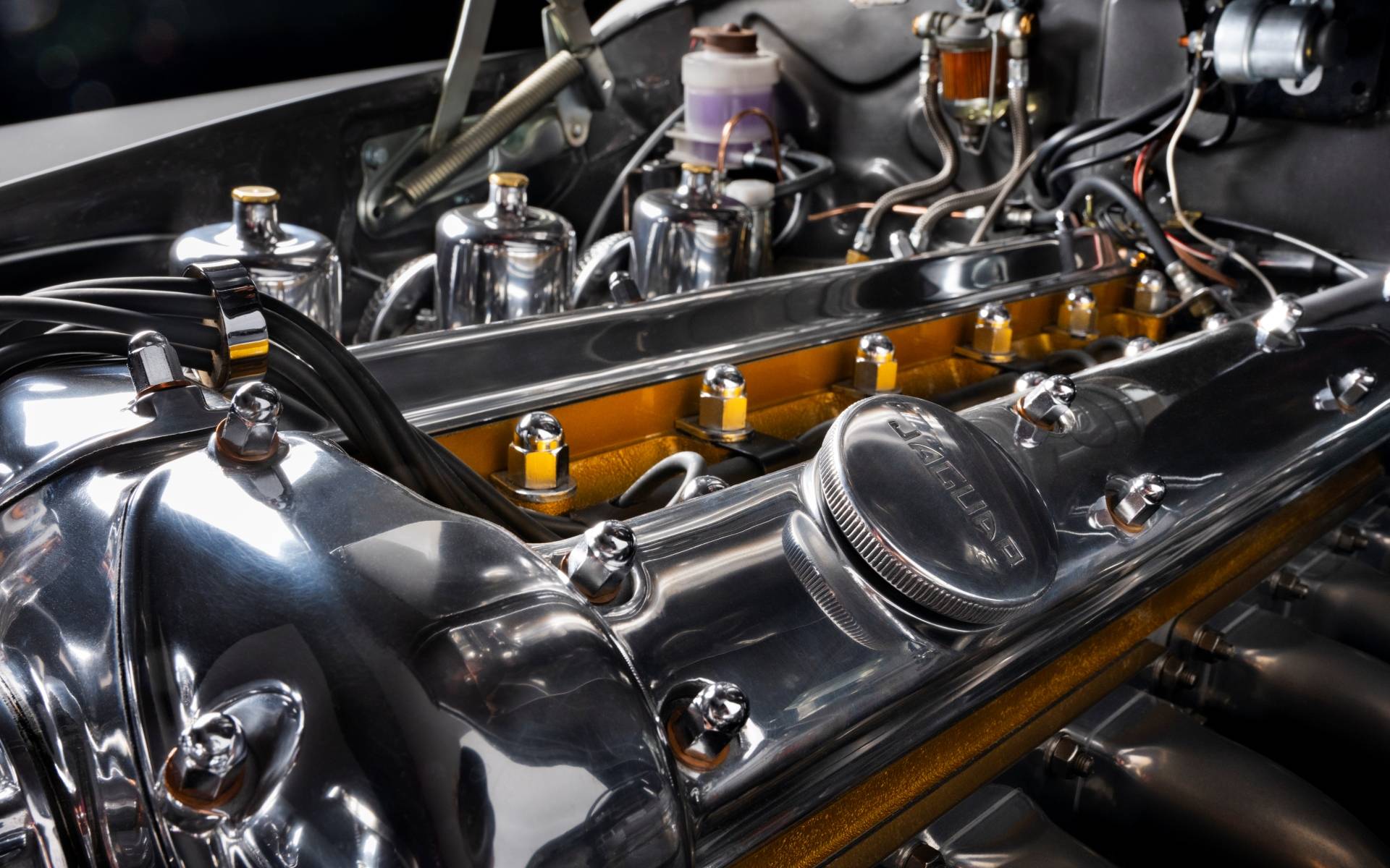 Jaguar XK 4.2 litre engine by Finch Restorations